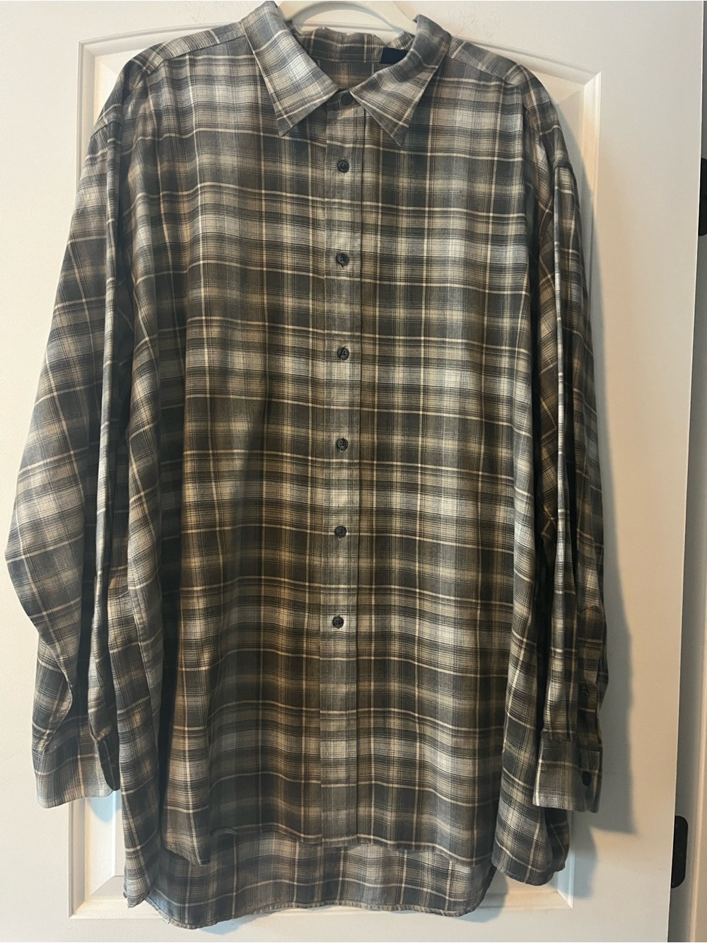 Izod Gray and Cream Plaid Button-Down Shirt